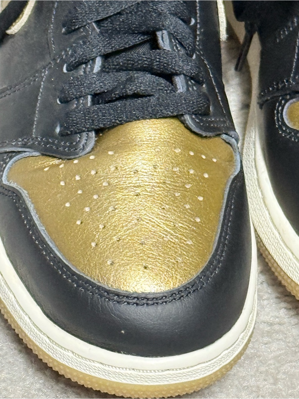 Nike Air Jordan 1 Retro High OG GS Black/ Gold FD1437-071 Sneakers, Youth 6.5 - Picture 8 of 12